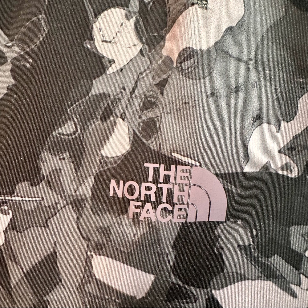 The North Face Grey and Light Pink printed leggings size XXL - Picture 4 of 6